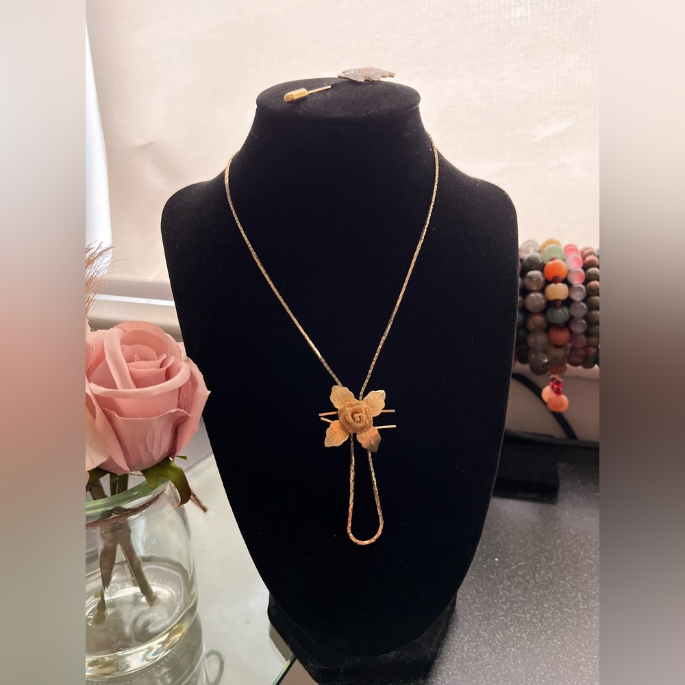 Vintage Gold Rose Pendant Necklace